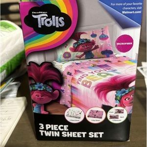 Twin size sheet set